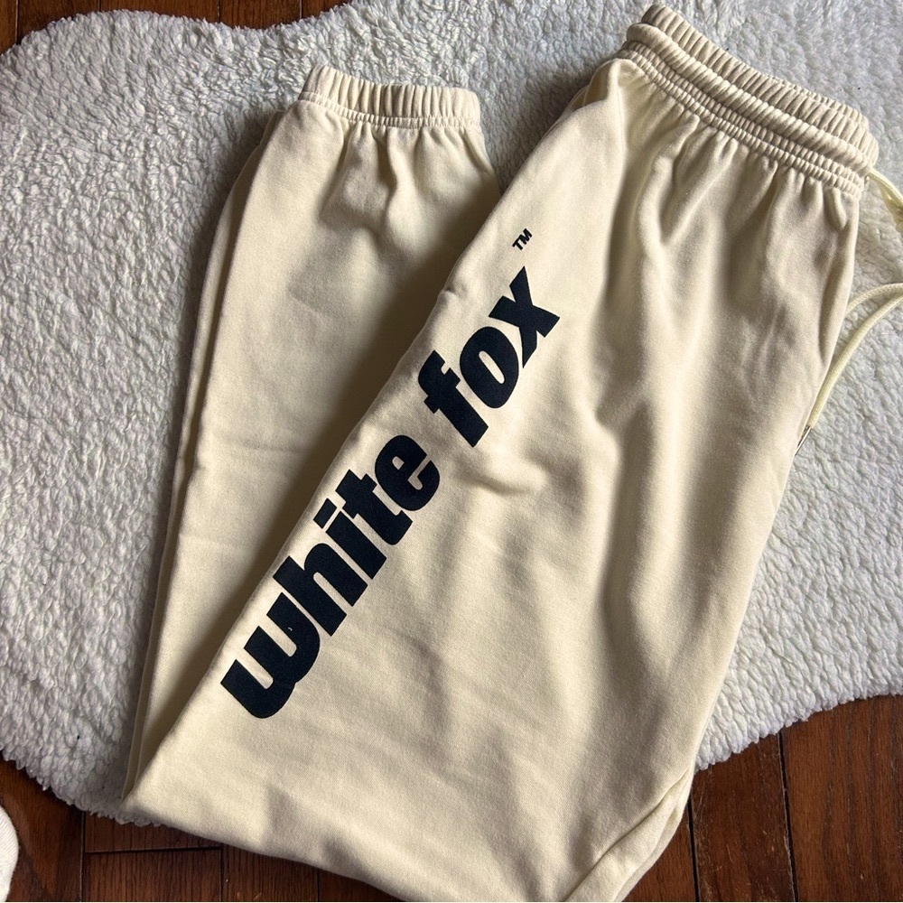 White Fox Tour Butter Yellow Sweatpants Joggers Size Large